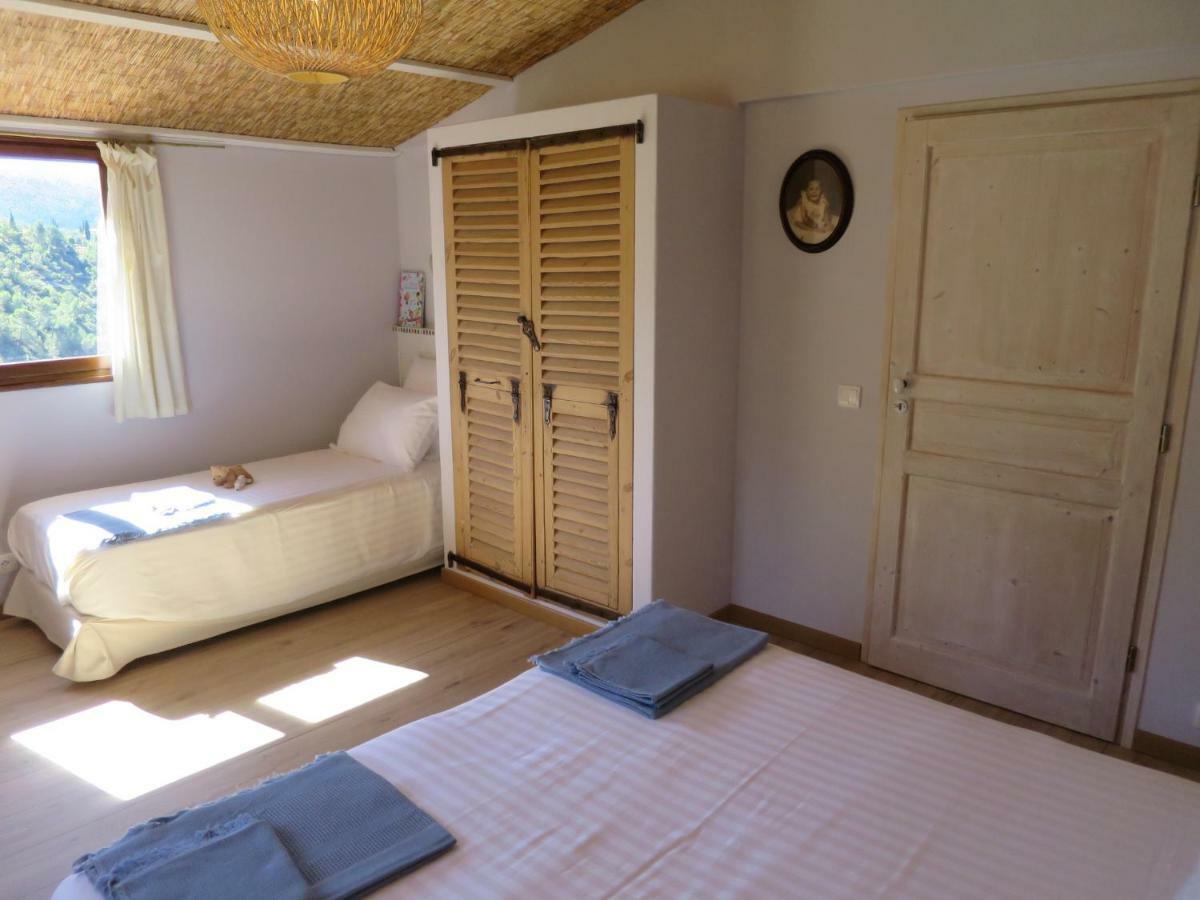 Les Figaires Villa L'Escarene Luaran gambar